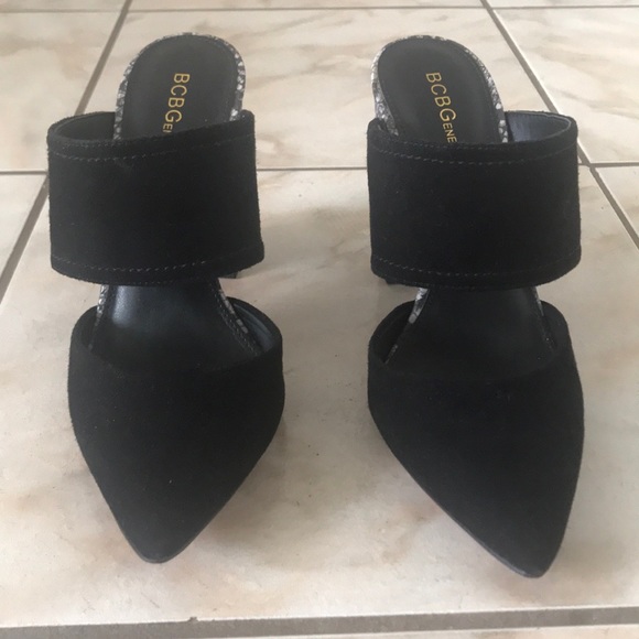 BCBG black and snake printed heel. - Picture 3 of 3